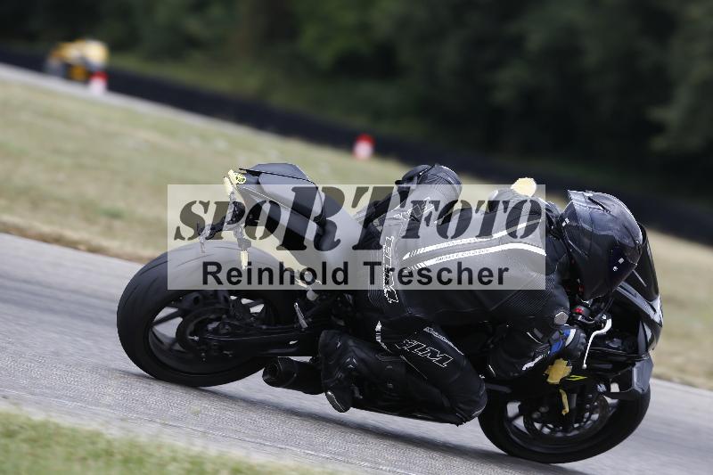 Archiv-2025/32 07.07.2025 Plüss Moto Sport ADR/Einsteiger/backside